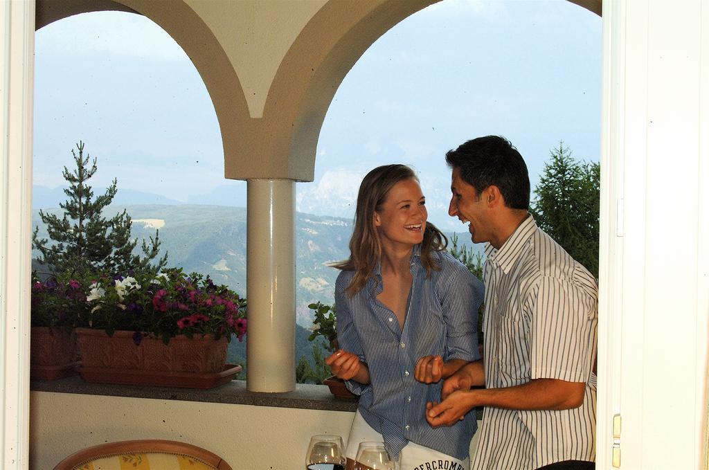 Hotel Koenig Laurin San Genesio Atesino Bilik gambar