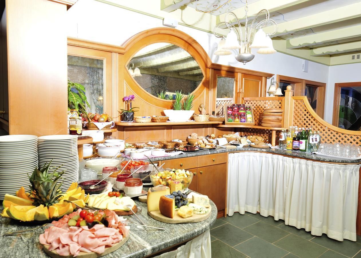 Hotel Koenig Laurin San Genesio Atesino Luaran gambar